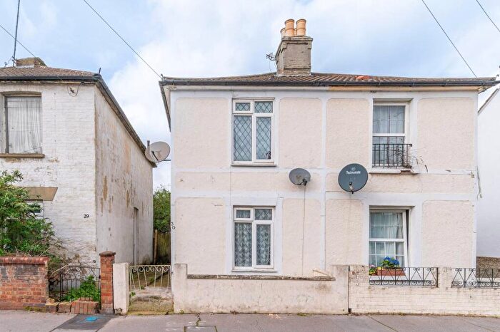 3 Bedroom Semi-Detached House For Sale In Queen Street, Croydon, CR0