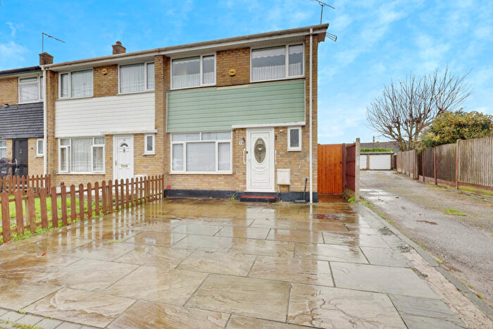3 Bedroom End Of Terrace House For Sale In Haven Close, Canvey Island, SS8