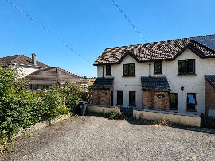 2 Bedroom End Of Terrace House To Rent In Dockacre Road, Launceston, Cornwall, PL15
