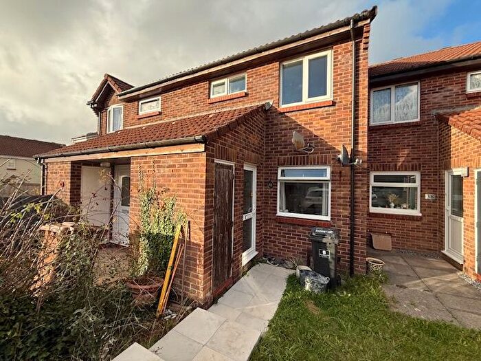 1 Bedroom Flat To Rent In Parsons Close, Staddiscombe, PL9