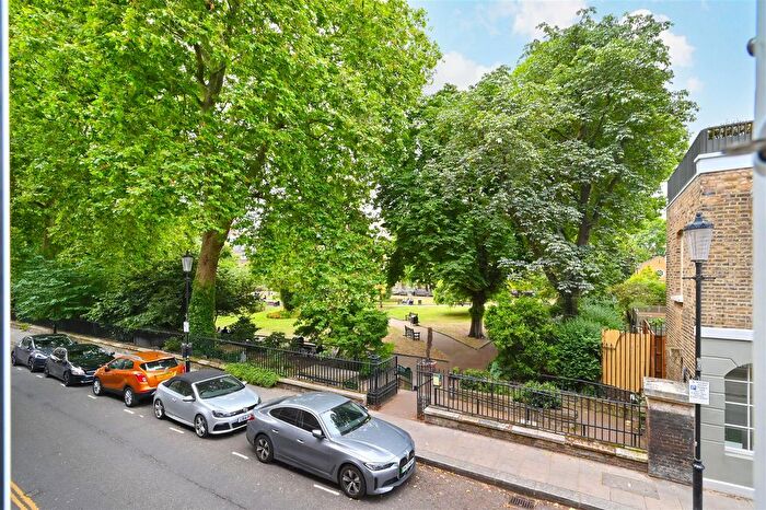 1 Bedroom Flat For Sale In Britten Street, Chelsea, SW3
