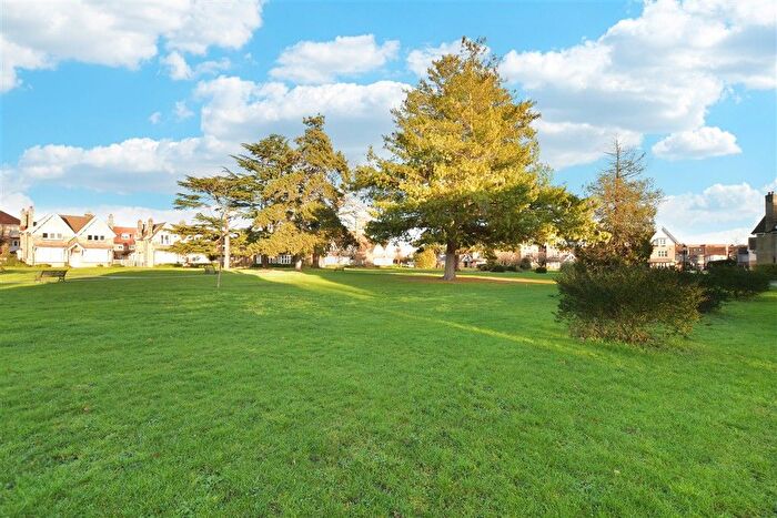 2 Bedroom Flat For Sale In Village Way, Barkingside, Ilford, Essex, IG6