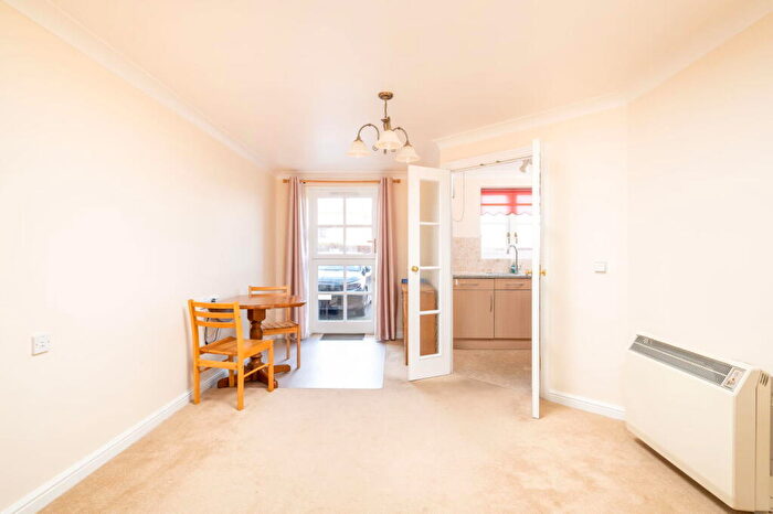 2 Bedroom Retirement Property For Sale In Paynes Park, Hitchin, SG5