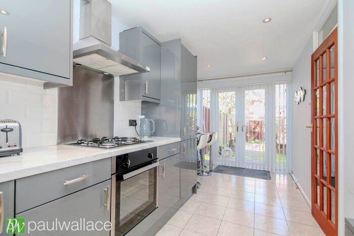 3 Bedroom Terraced House For Sale In Abbotts Drive, Waltham Abbey, EN9