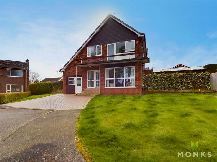 3 Bedroom Detached House For Sale In Mount Crescent, Oswestry, SY11