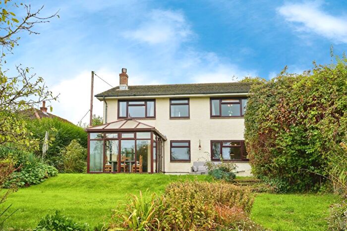 3 Bedroom Detached House To Rent In Ventnor Road, Whitwell, PO38