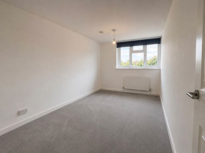 2 Bedroom Flat To Rent In Sunrise Avenue, Hornchurch, RM12