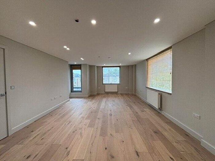 1 Bedroom Flat To Rent In Rochester Mews, London, NW1