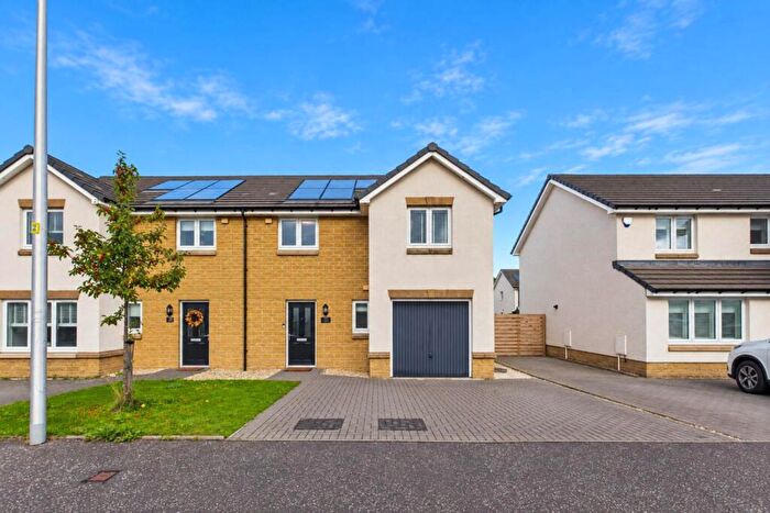 3 Bedroom Semi-Detached House For Sale In Lapwing Drive, Glasgow, G72