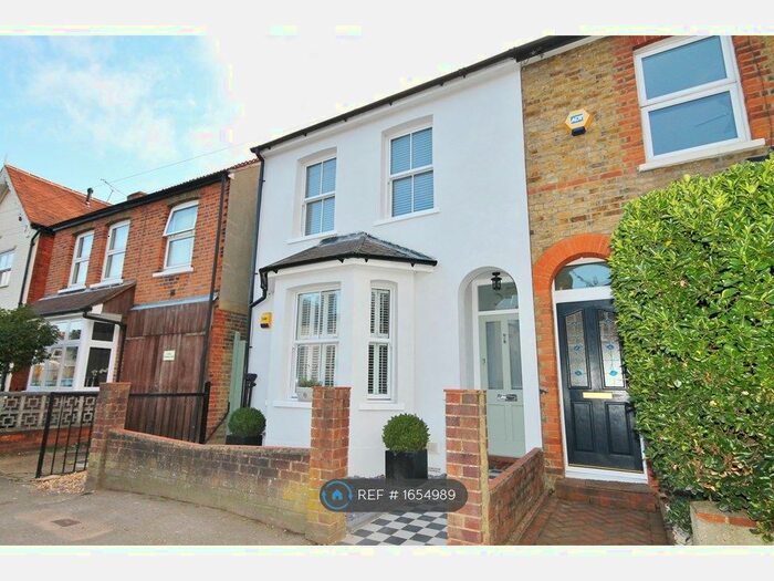 4 Bedroom Semi-Detached House To Rent In Elmgrove Road, Weybridge, KT13