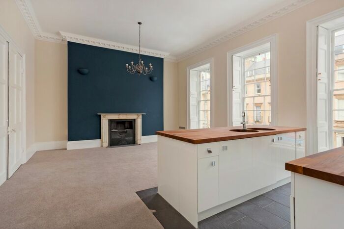 2 Bedroom Flat To Rent In Bennett Street, Bath, BA1