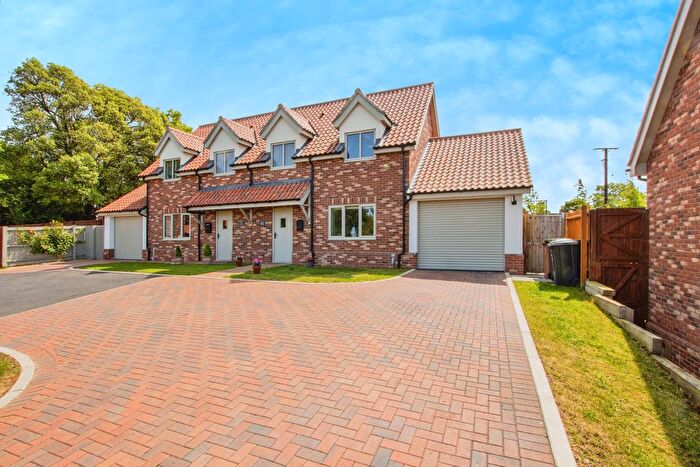 3 Bedroom Semi-Detached House For Sale In Withersdale Road, Mendham, IP20