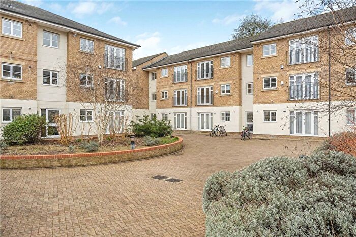 2 Bedroom Flat For Sale In Long Ford Close, Oxford, Oxfordshire, OX1