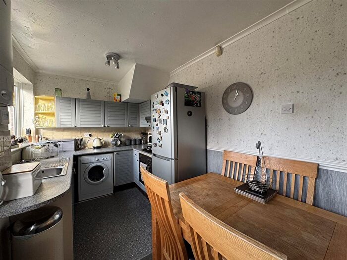 3 Bedroom Terraced House For Sale In Princess Close, Mossley, Ashton-Under-Lyne, OL5