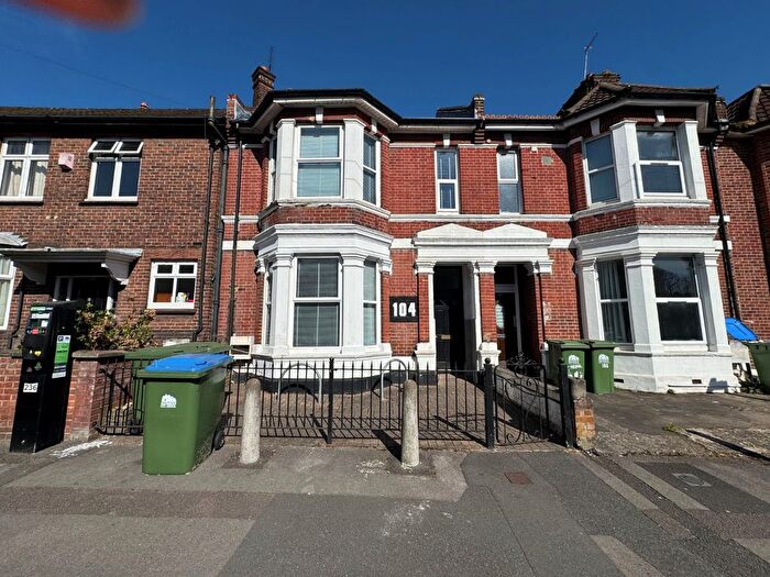 1 Bedroom Flat To Rent In Bernard Street, Southampton, Hampshire, SO14