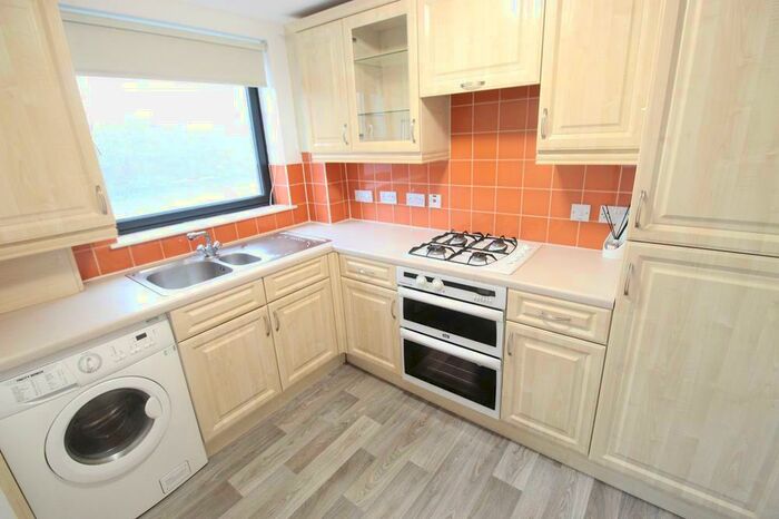 2 Bedroom Flat To Rent In Riverside Drive, First Floor, AB11