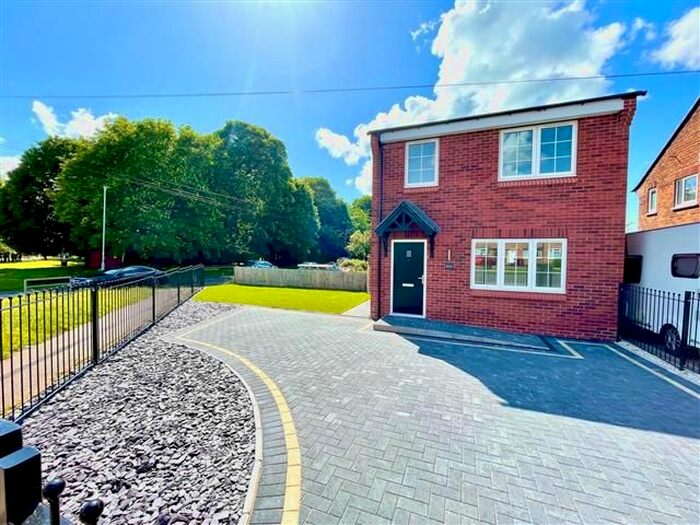 3 Bedroom Detached House To Rent In Patshull Avenue, Fordhouses, Wolverhampton, WV10