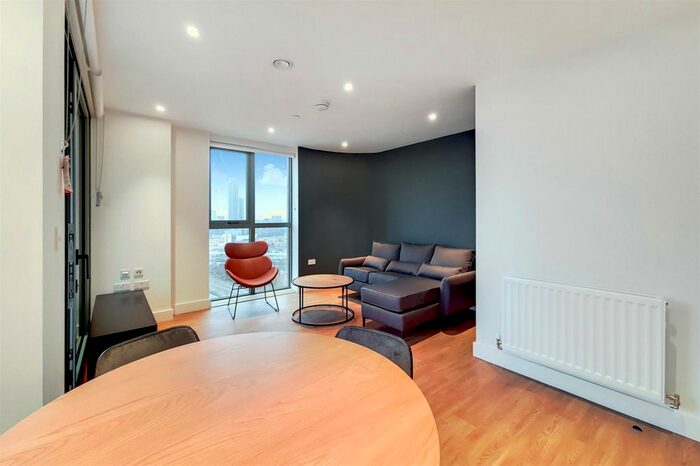 2 Bedroom Flat To Rent In Green Street, London, NW10