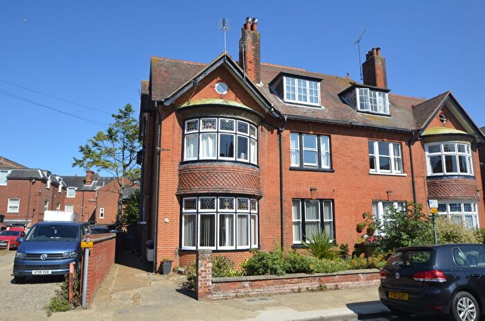 2 Bedroom Flat For Sale In Stanley Road, Felixstowe, IP11