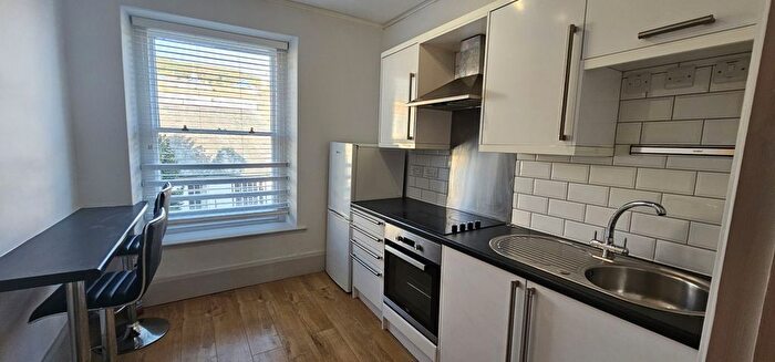 1 Bedroom Flat To Rent In Queens Road, Aberystwyth, SY23