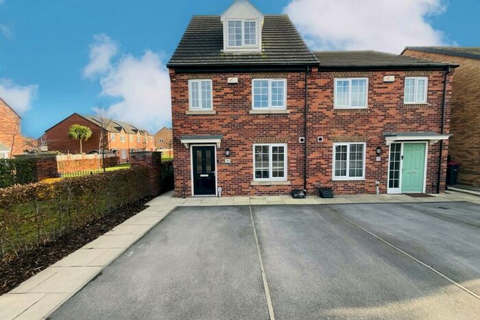 4 Bedroom Semi-Detached House To Rent In Hassop Court, Waverley, Rotherham, S60