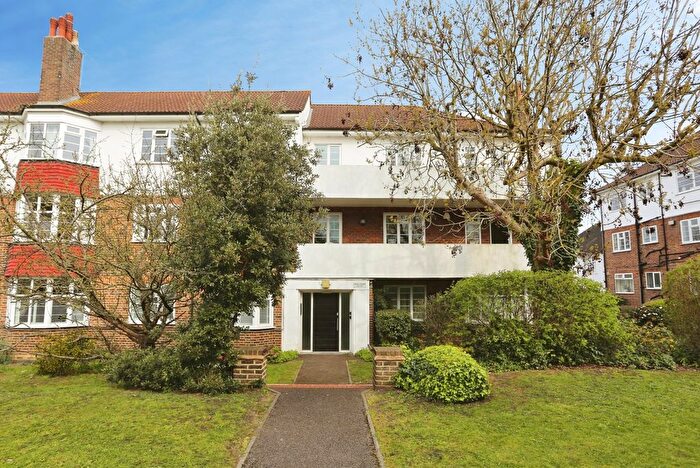 2 Bedroom Flat For Sale In Addiscombe Road, Croydon, CR0