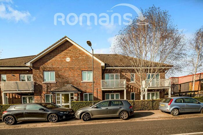 2 Bedroom Flat To Rent In Woodhouse Lodge, Abbey Barn Road, High Wycombe, HP11