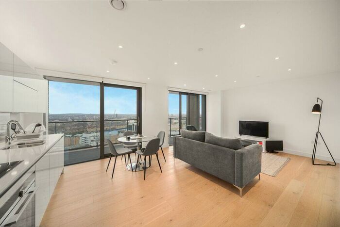 2 Bedroom Apartment To Rent In Heritage Tower, London, E14