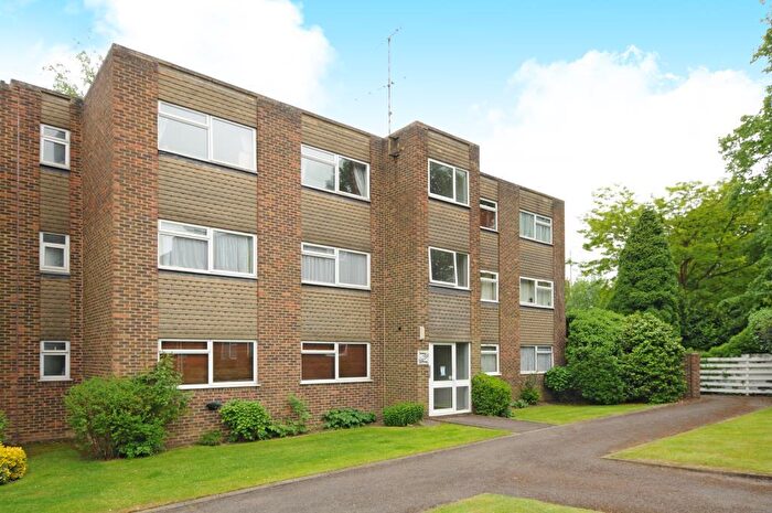 2 Bedroom Apartment To Rent In Gateway Close, Northwood, HA6