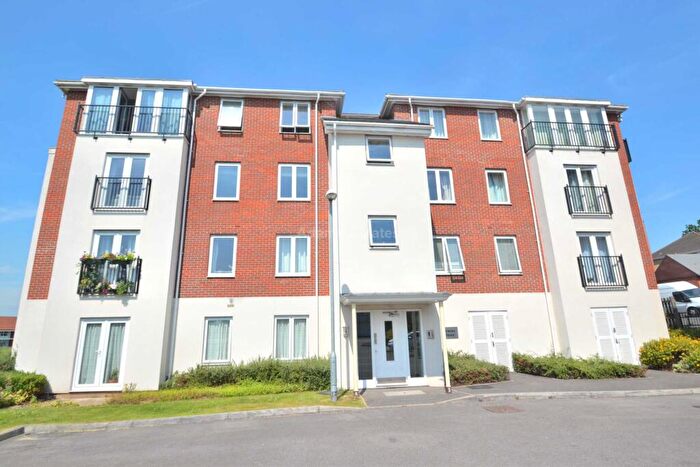 2 Bedroom Apartment For Sale In Thames House, Regis Park Road, Reading, RG6