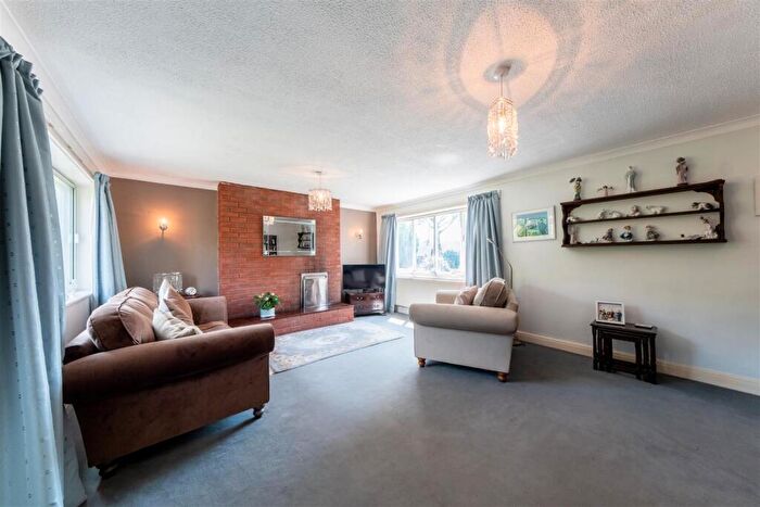 4 Bedroom Detached House For Sale In The Coppice, Cuddington, Northwich, CW8
