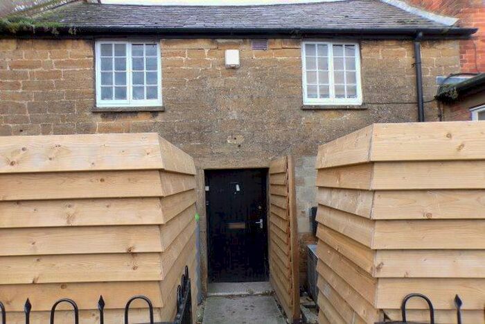 3 Bedroom Flat To Rent In North Street, Martock, TA12