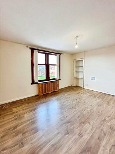 2 Bedroom Flat To Rent In Caird Avenue, Dundee, Angus, DD3