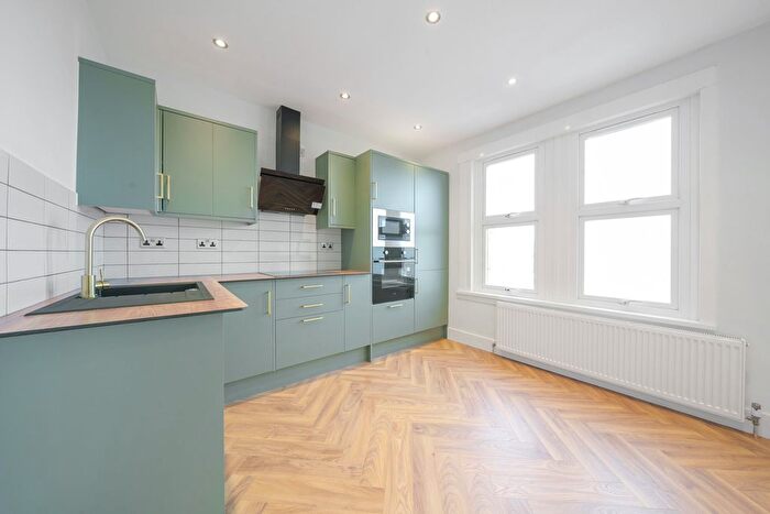 2 Bedroom Flat For Sale In Nithdale Road, London, SE18