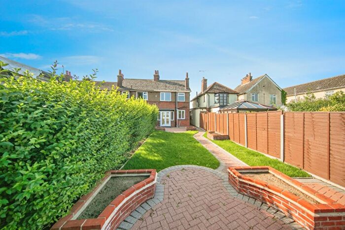 3 Bedroom Semi-Detached House For Sale In Main Road, Harwich, CO12