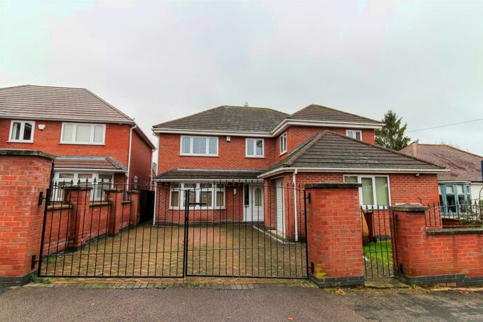 5 Bedroom Detached House To Rent In Watson Avenue, Nottingham, NG3