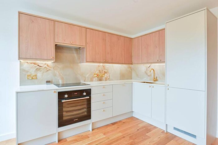 2 Bedroom Maisonette To Rent In Fir Trees Close, Rotherhithe, London, SE16