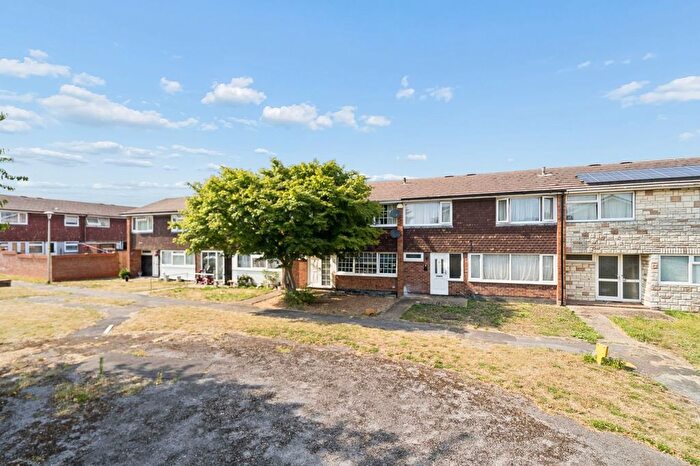 3 Bedroom Terraced House For Sale In Grange Way, Iver, SL0