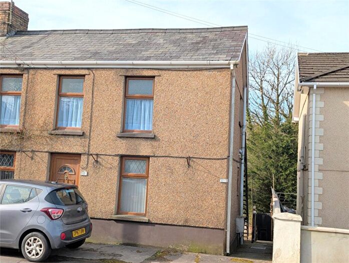2 Bedroom Flat For Sale In Commercial Road, Rhydyfro, Pontardawe, Swansea, SA8