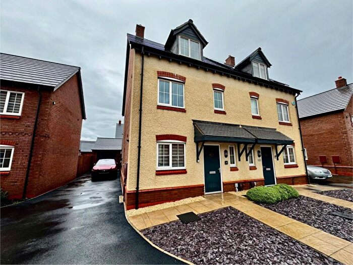 3 Bedroom Semi-Detached House For Sale In Wharmby Street, Hugglescote, Coalville, LE67