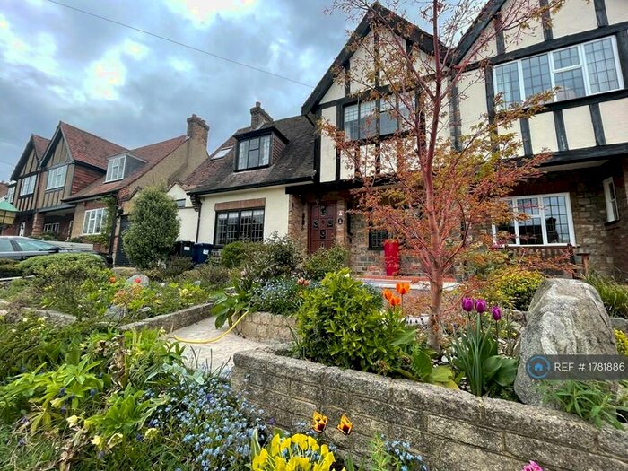 3 Bedroom Semi-Detached House To Rent In Valley Avenue, London, N12