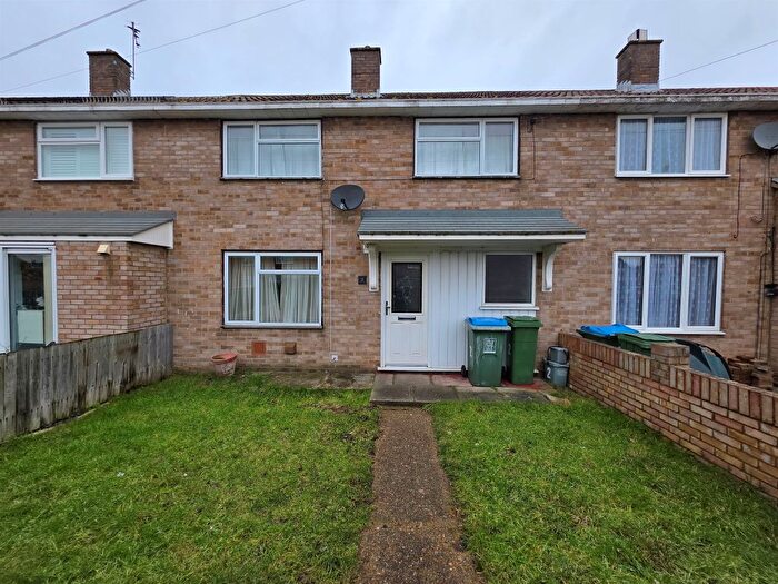 3 Bedroom Terraced House For Sale In Terry Drive, Aylesbury, HP19