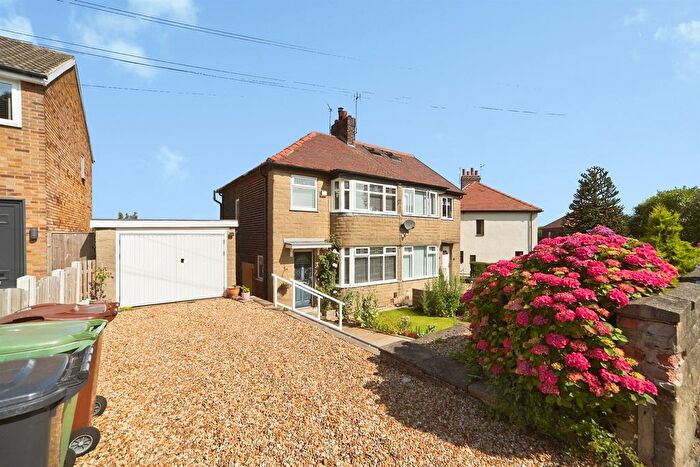 3 Bedroom Semi-Detached House For Sale In Broad Lane, Leeds, LS13