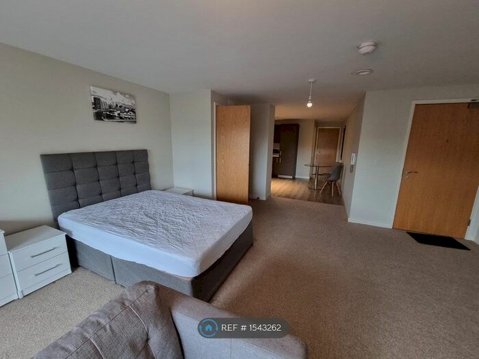 Studio To Rent In Adelphi Wharf, Salford, M3