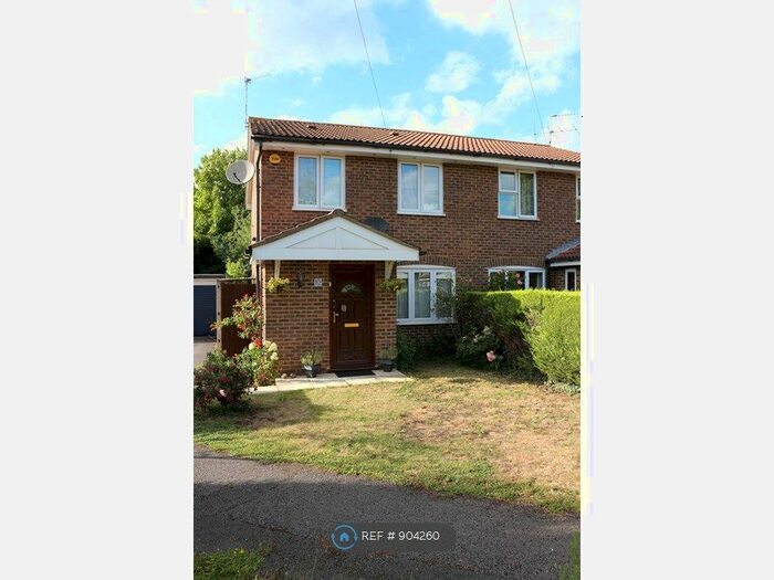 3 Bedroom Semi-Detached House To Rent In Eton Court, Staines-Upon-Thames, TW18