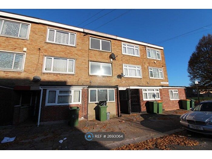 4 Bedroom Terraced House To Rent In Avondale Road, London, E16