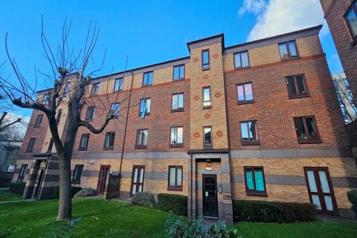 1 Bedroom Flat To Rent In Redcliff Mead Lane, Bristol, BS1