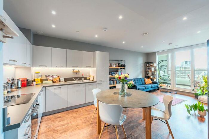 2 Bedroom Flat For Sale In Valetta House, Vista, Chelsea Bridge, Battersea Park, London, SW11