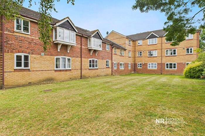 2 Bedroom Flat To Rent In Donald Woods Gardens, Surbiton, Surrey., KT5