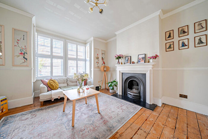 1 Bedroom Apartment For Sale In Dinsdale Road, Blackheath, SE3